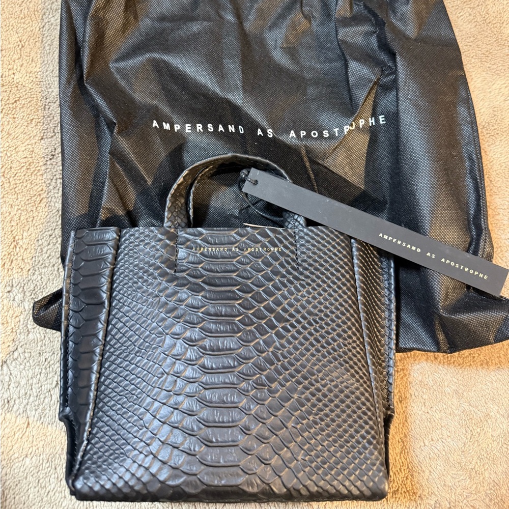 Ampersand as Apostrophe MICRO-TOTE / BLACK
PYTHON (Authentic)